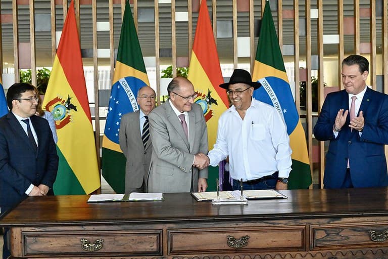 Brasil e Bolívia querem ampliar produção de nitrogenados