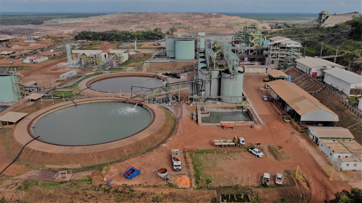 Chuvas causam deslocamento de material na mina Aurizona