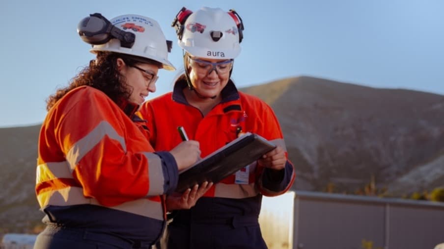 Aura Minerals conclui aquisição da Bluestone