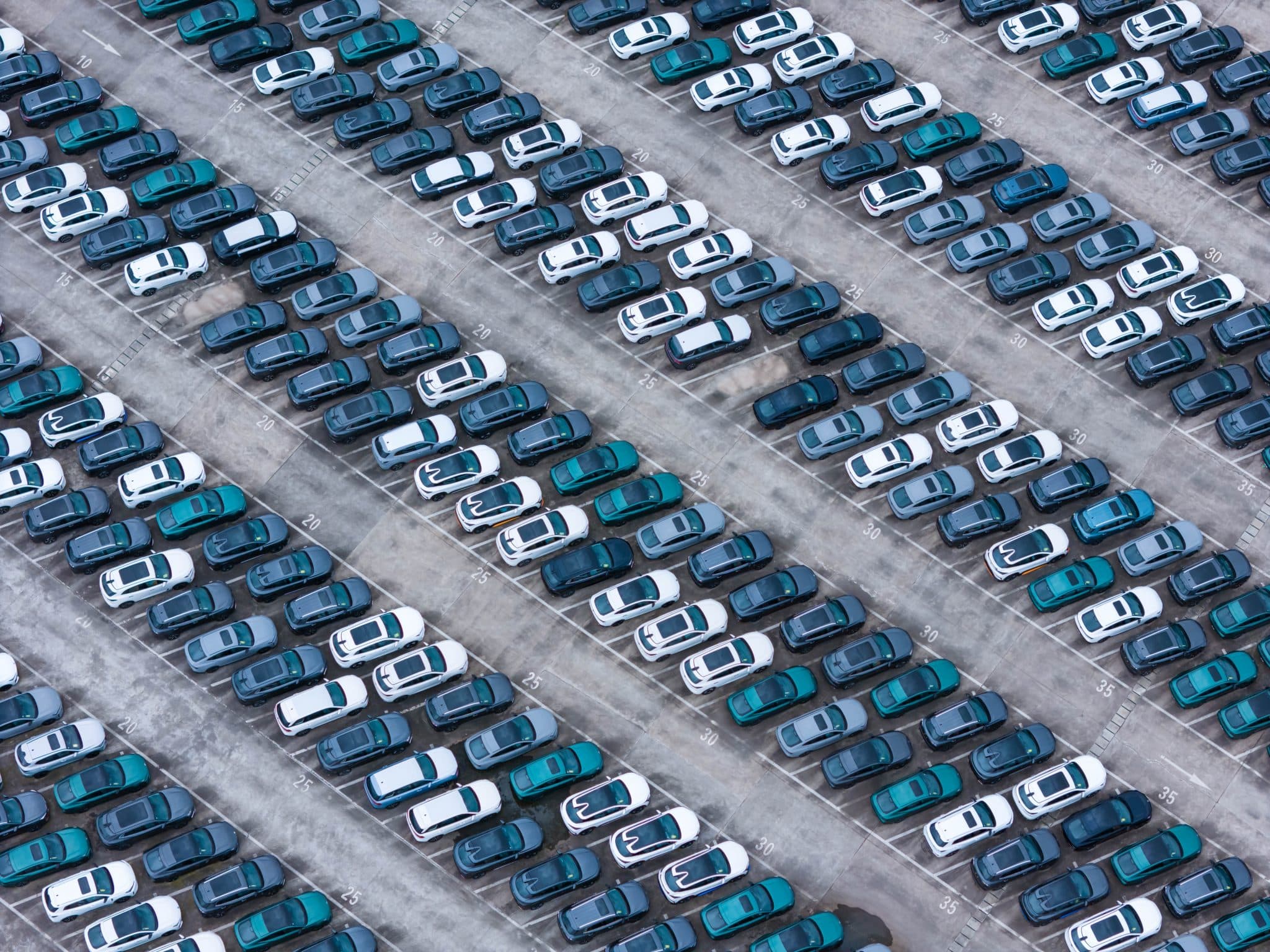Vendas globais de Veículos Elétricos devem ultrapassar 20 milhões em 2025