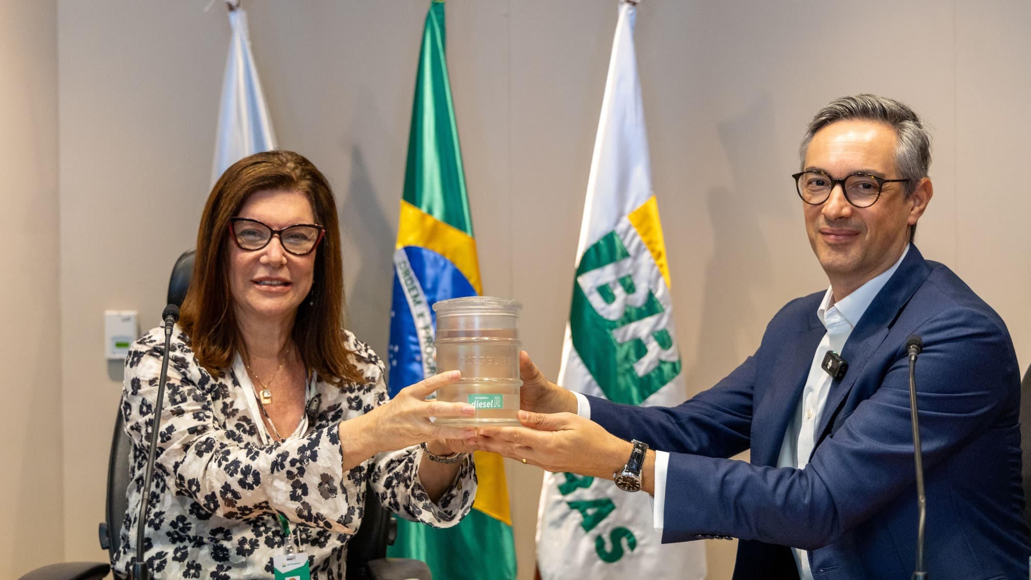 Petrobras e Vale firmam acordo para diesel de conteúdo renovável