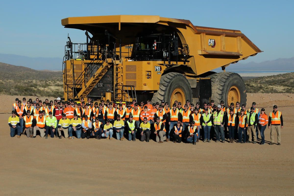 Caterpillar realiza teste com protótipo CAT 793