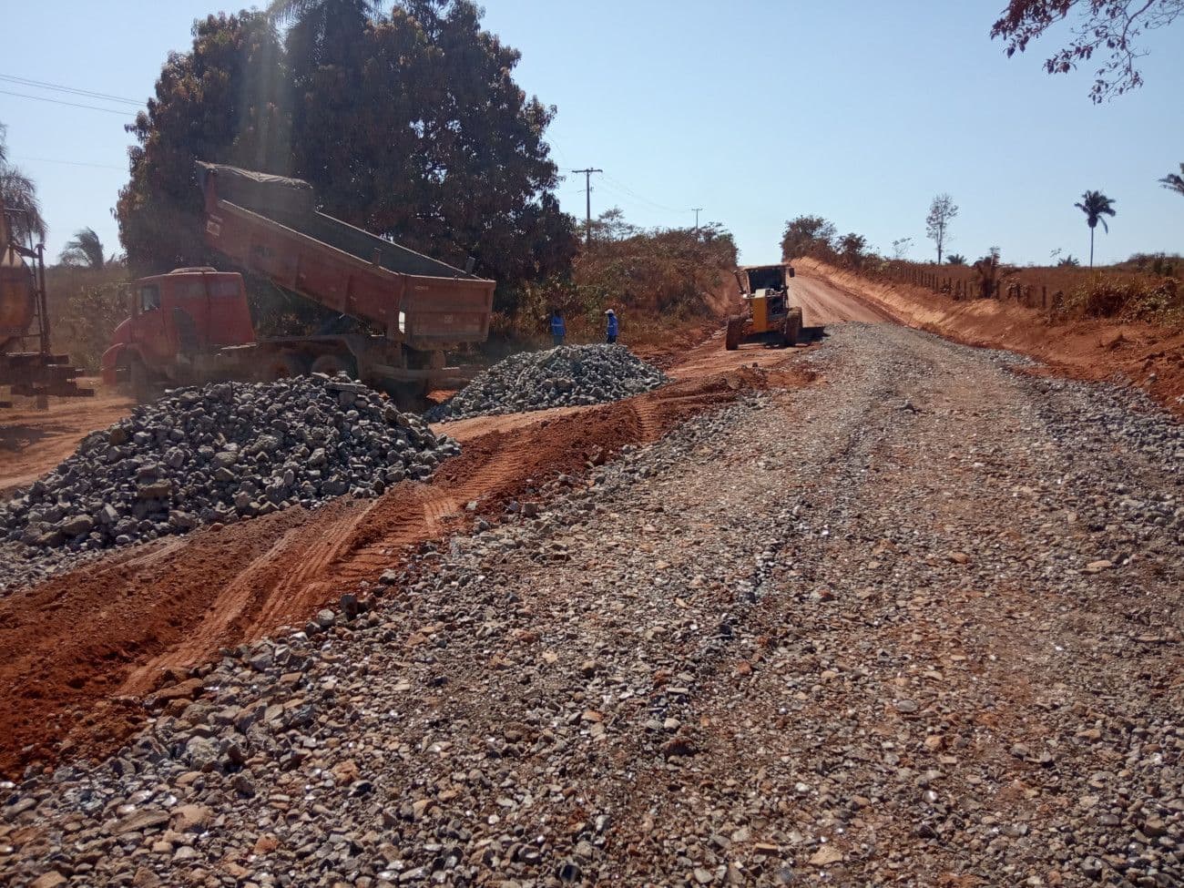 Escória para melhorar rodovia em Marabá