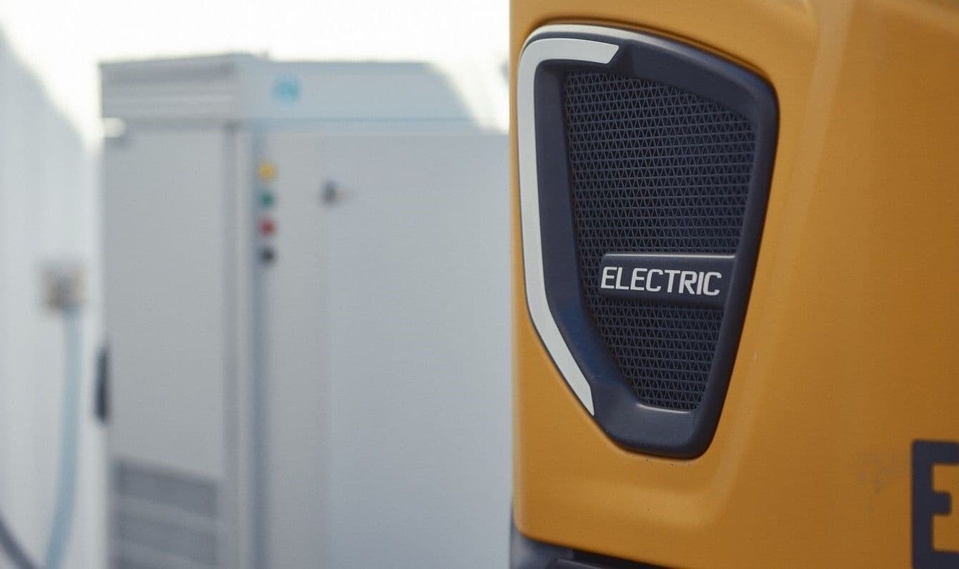 Volvo CE lança protocolo próprio de 48V