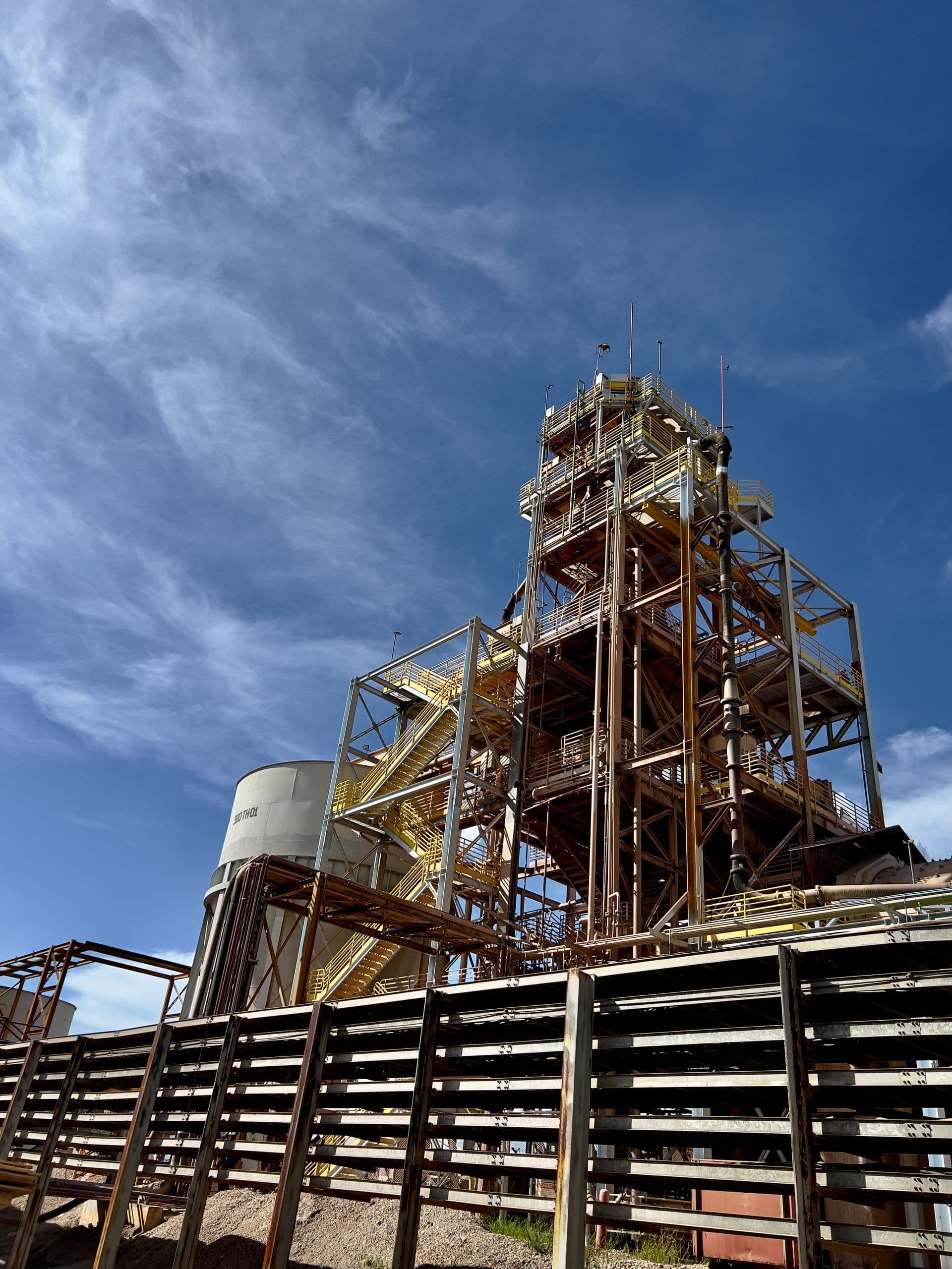 Produção de ouro recua 13% no trimestre