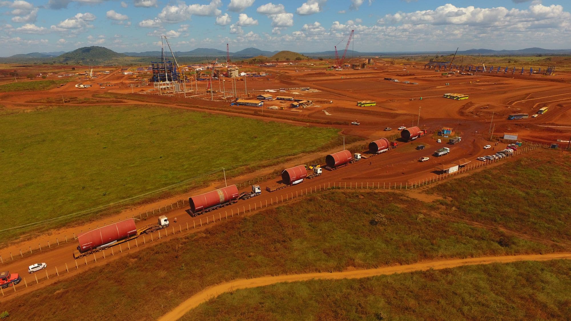 Forno para níquel viaja 18 mil km até o destino