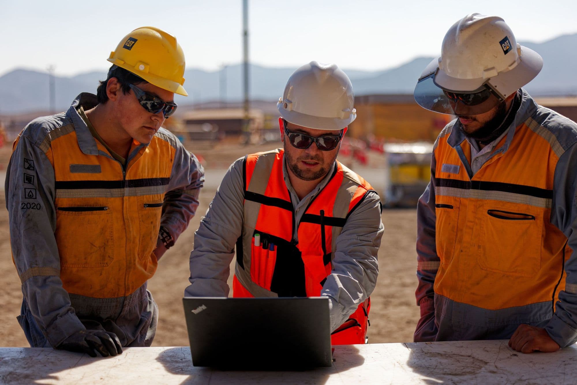 Caterpillar apresenta solução baseada em IA Cat Assistant