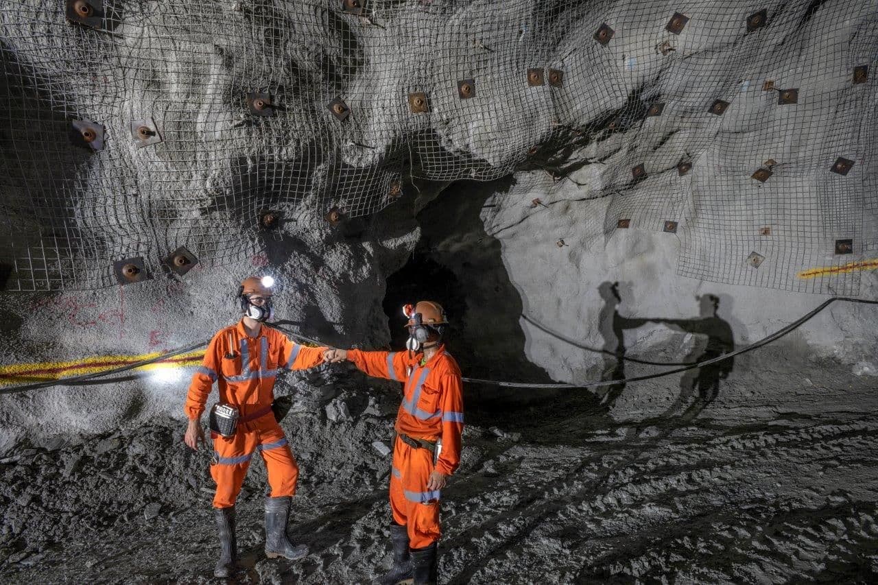 Lucro global da AngloGold Ashanti cresce 187% e atinge US$ 1,3 bilhão